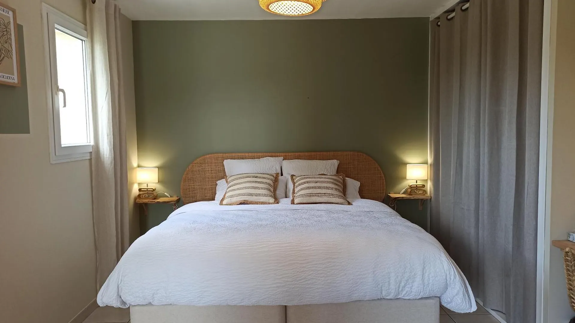 Villa Adhemar La Garde Adhemar Guest house